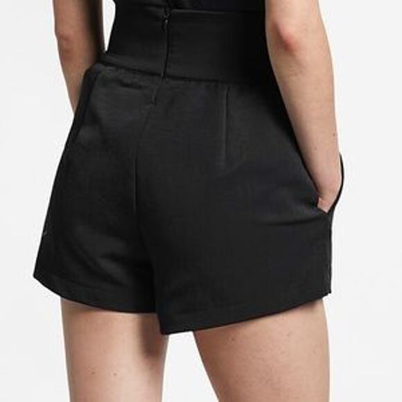 Nike Women's Tech Pack High Rise Shorts Sportswear Large AR3016 NWT - Picture 3 of 10